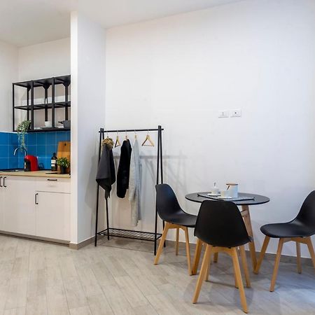 Cool And Stylish City Apartment - Wifi Triëst Buitenkant foto