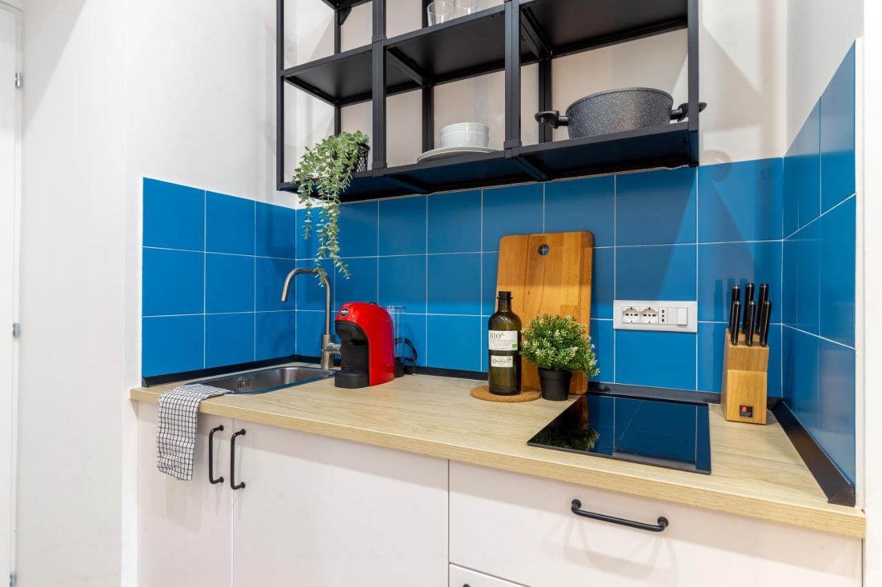 Cool And Stylish City Apartment - Wifi Triëst Buitenkant foto