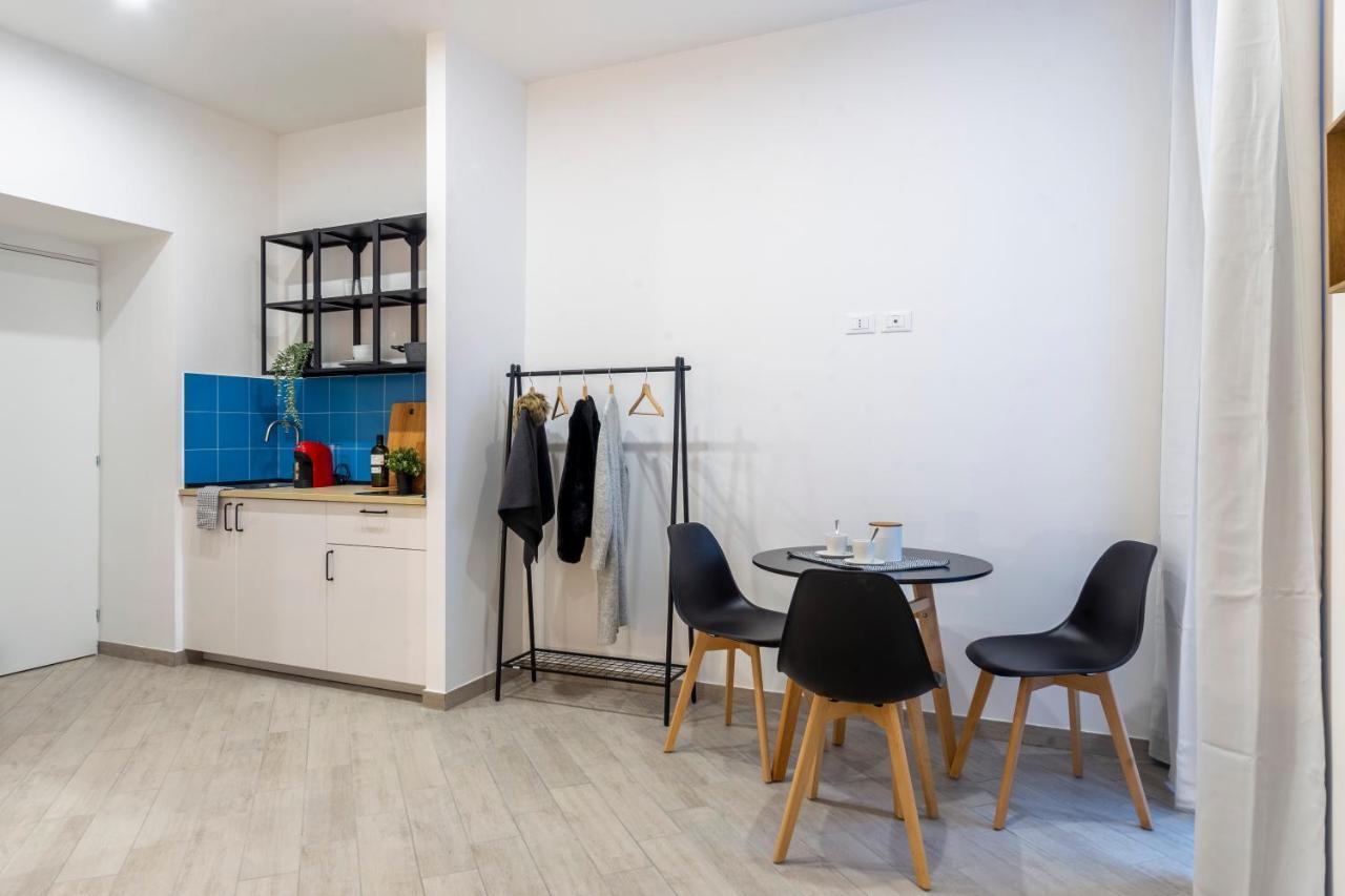 Cool And Stylish City Apartment - Wifi Triëst Buitenkant foto