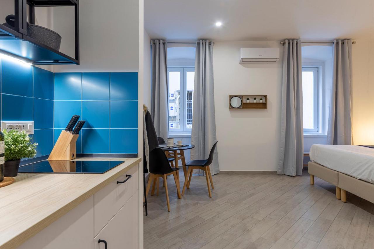 Cool And Stylish City Apartment - Wifi Triëst Buitenkant foto